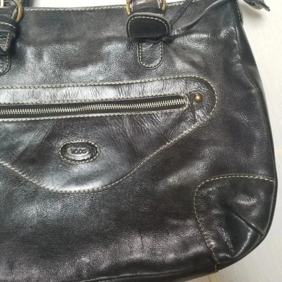 Tod's Black Leather Heart Shoulder Bag - Picture 3 of 12